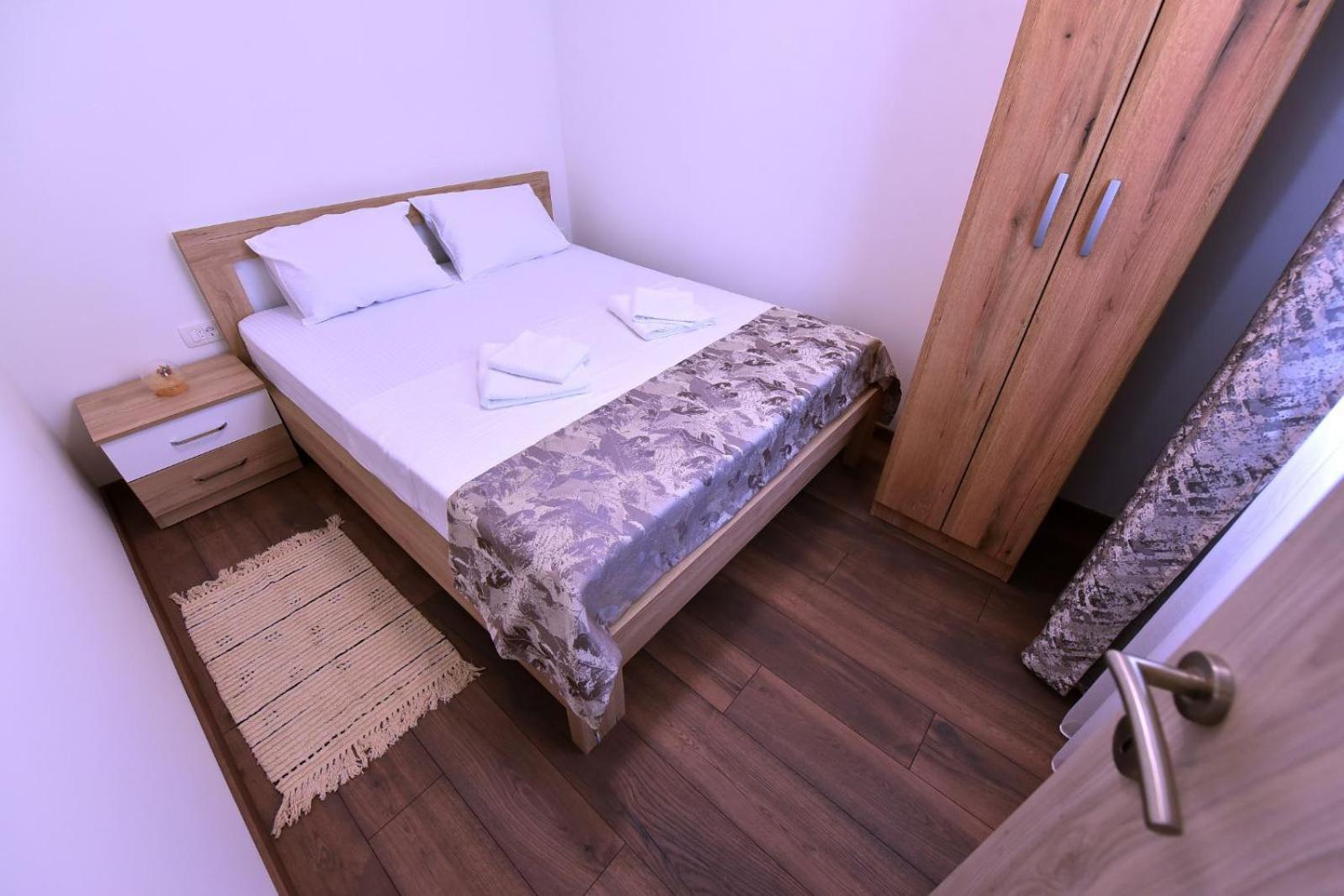 Airport Apartments Tri Hrasta بودغوريتْسا المظهر الخارجي الصورة